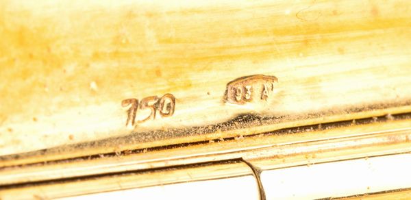 BULGARI: porta cipria in oro 18K, anni ' 40  - Asta Gioielli, orologi, argenti e penne - Associazione Nazionale - Case d'Asta italiane