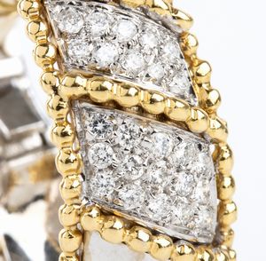 Paio di orecchini in oro e diamanti  - Asta Gioielli, orologi, argenti e penne - Associazione Nazionale - Case d'Asta italiane