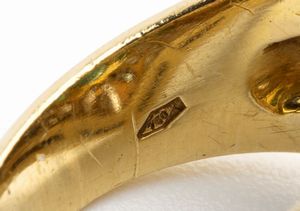 Anello in oro giallo, smeraldi e diamanti  - Asta Gioielli, orologi, argenti e penne - Associazione Nazionale - Case d'Asta italiane