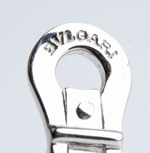 BULGARI, collezione Astrale: orecchini pendenti in oro con diamanti  - Asta Gioielli, orologi, argenti e penne - Associazione Nazionale - Case d'Asta italiane