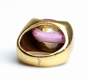 Anello in oro con diamanti e pasta vitrea viola  - Asta Gioielli, orologi, argenti e penne - Associazione Nazionale - Case d'Asta italiane