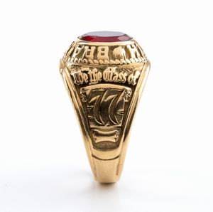 Anello in oro con pietra rossa  - Asta Gioielli, orologi, argenti e penne - Associazione Nazionale - Case d'Asta italiane