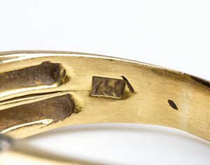 Anello in oro con diamanti  - Asta Gioielli, orologi, argenti e penne - Associazione Nazionale - Case d'Asta italiane