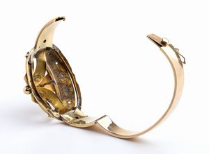 Bracciale in oro, smalti, paste vitree e perle - seconda meta' del XIX secolo.  - Asta Gioielli, orologi, argenti e penne - Associazione Nazionale - Case d'Asta italiane