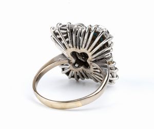 Anello in oro con turchese e diamanti  - Asta Gioielli, orologi, argenti e penne - Associazione Nazionale - Case d'Asta italiane