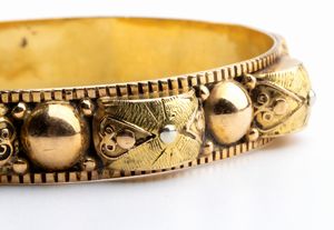 Bracciale a cerchio rigido in tre colori d'oro - fine XIX secolo  - Asta Gioielli, orologi, argenti e penne - Associazione Nazionale - Case d'Asta italiane