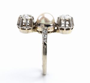 Anello in oro con perla e diamanti - anni '30  - Asta Gioielli, orologi, argenti e penne - Associazione Nazionale - Case d'Asta italiane