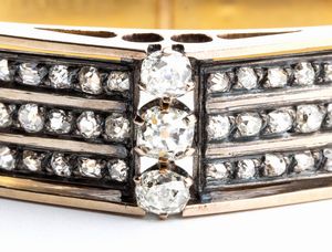 Bracciale a cerchio rigido in oro e diamanti  - Asta Gioielli, orologi, argenti e penne - Associazione Nazionale - Case d'Asta italiane