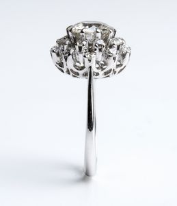 Anello in oro con diamanti  - Asta Gioielli, orologi, argenti e penne - Associazione Nazionale - Case d'Asta italiane