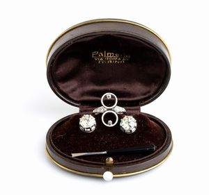 Anello in platino con coppia di diamanti, trasformabile in un paio di orecchini - anni '30  - Asta Gioielli, orologi, argenti e penne - Associazione Nazionale - Case d'Asta italiane