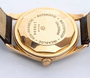 REVUE: orologio da polso in oro 18K, anni '60  - Asta Gioielli, orologi, argenti e penne - Associazione Nazionale - Case d'Asta italiane