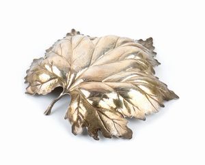 GIANMARIA BUCCELLATI: Ciotola foglia vigna in argento  - Asta Gioielli, orologi, argenti e penne - Associazione Nazionale - Case d'Asta italiane