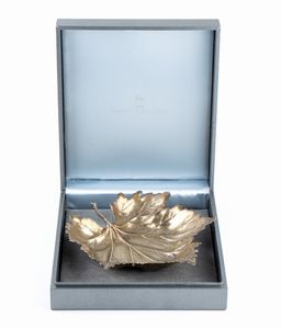 GIANMARIA BUCCELLATI: Ciotola foglia vigna in argento  - Asta Gioielli, orologi, argenti e penne - Associazione Nazionale - Case d'Asta italiane