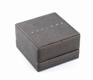 ASCIONE: spilla a forma di pesciolino in argento madreperla e corallo  - Asta Gioielli, orologi, argenti e penne - Associazione Nazionale - Case d'Asta italiane