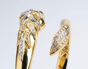 MARIO FONTANA: bracciale contrari a cerchio rigido in oro e diamanti  - Asta Gioielli, orologi, argenti e penne - Associazione Nazionale - Case d'Asta italiane