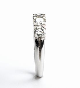 Anello veretta in platino e diamanti  - Asta Gioielli, orologi, argenti e penne - Associazione Nazionale - Case d'Asta italiane