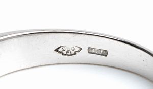 Anello veretta in platino e diamanti  - Asta Gioielli, orologi, argenti e penne - Associazione Nazionale - Case d'Asta italiane