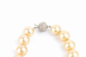 Collana perle gold in oro e diamanti  - Asta Gioielli, orologi, argenti e penne - Associazione Nazionale - Case d'Asta italiane