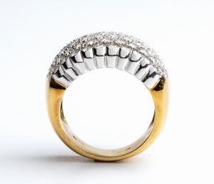 Anello in oro con pav di diamanti  - Asta Gioielli, orologi, argenti e penne - Associazione Nazionale - Case d'Asta italiane