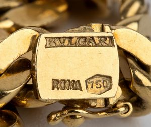 BULGARI: girocollo in oro, smalto, ametista e diamanti  - Asta Gioielli, orologi, argenti e penne - Associazione Nazionale - Case d'Asta italiane