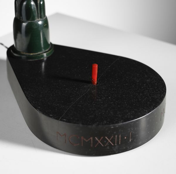 PORTALUPPI PIERO (1888 - 1967) : nello stile di. Lampada da tavolo commemorativa  - Asta Asta 427 | DESIGN E ARTI DECORATIVE DEL NOVECENTO Tradizionale - Associazione Nazionale - Case d'Asta italiane