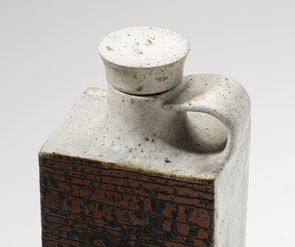 GAMBONE GUIDO (1909 - 1969) : Due bottiglie  - Asta Asta 427 | DESIGN E ARTI DECORATIVE DEL NOVECENTO Tradizionale - Associazione Nazionale - Case d'Asta italiane