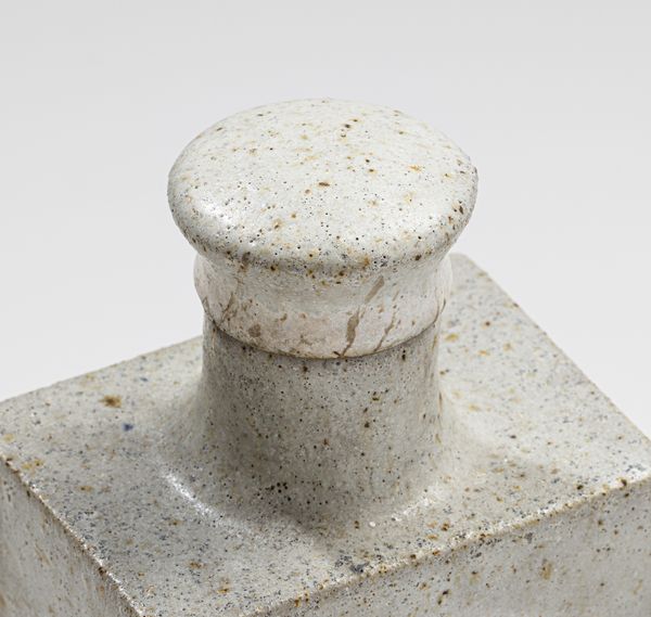 GAMBONE GUIDO (1909 - 1969) : Due bottiglie  - Asta Asta 427 | DESIGN E ARTI DECORATIVE DEL NOVECENTO Tradizionale - Associazione Nazionale - Case d'Asta italiane