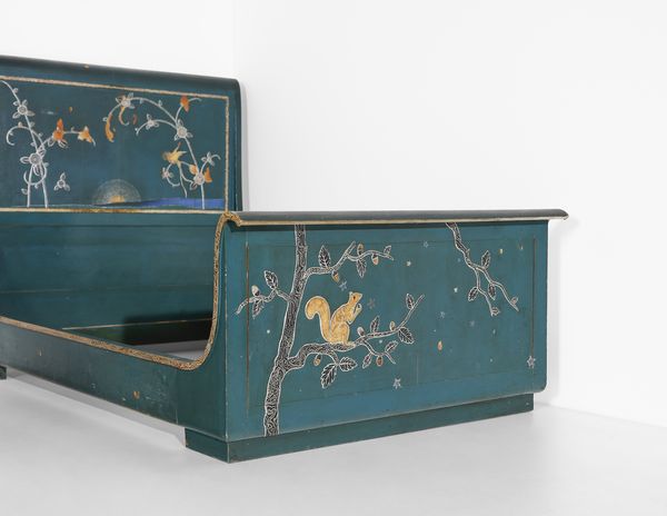 TRUCCO MANLIO (1884 - 1974) : Camera composta da armadio, due sedie, una cassettiera con specchio e un letto  - Asta Asta 427 | DESIGN E ARTI DECORATIVE DEL NOVECENTO Tradizionale - Associazione Nazionale - Case d'Asta italiane