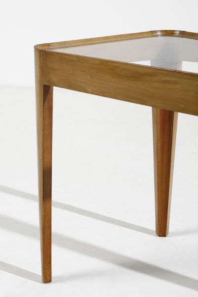 PONTI GIO (1891 - 1979) : Coppia di tavoli da salotto con piano trapezoidale  - Asta Asta 427 | DESIGN E ARTI DECORATIVE DEL NOVECENTO Tradizionale - Associazione Nazionale - Case d'Asta italiane