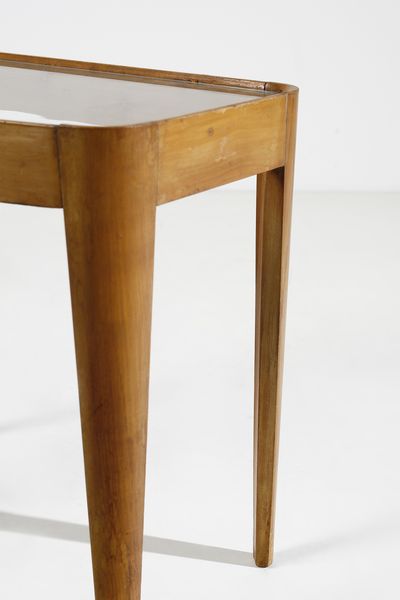 PONTI GIO (1891 - 1979) : Coppia di tavoli da salotto con piano trapezoidale  - Asta Asta 427 | DESIGN E ARTI DECORATIVE DEL NOVECENTO Tradizionale - Associazione Nazionale - Case d'Asta italiane
