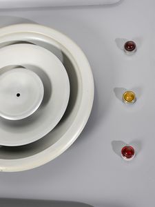 SOTTSASS ASSOCIATI (ETTORE SOTTSASS, ALDO CIBIC, MICHELE DE LUCCHI E ANITA BIANCHETTI) : Grande plafoniera  - Asta Asta 427 | DESIGN E ARTI DECORATIVE DEL NOVECENTO Tradizionale - Associazione Nazionale - Case d'Asta italiane