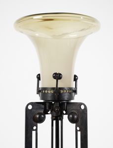 FALLANI ROBERTO  (n. 1937) : Tripode Lampada da terra-scultura  - Asta Asta 427 | DESIGN E ARTI DECORATIVE DEL NOVECENTO Tradizionale - Associazione Nazionale - Case d'Asta italiane