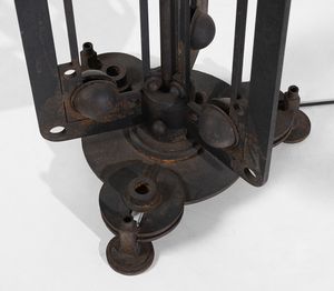 FALLANI ROBERTO  (n. 1937) : Tripode Lampada da terra-scultura  - Asta Asta 427 | DESIGN E ARTI DECORATIVE DEL NOVECENTO Tradizionale - Associazione Nazionale - Case d'Asta italiane