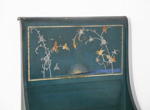 TRUCCO MANLIO (1884 - 1974) : Camera composta da armadio, due sedie, una cassettiera con specchio e un letto  - Asta Asta 427 | DESIGN E ARTI DECORATIVE DEL NOVECENTO Tradizionale - Associazione Nazionale - Case d'Asta italiane