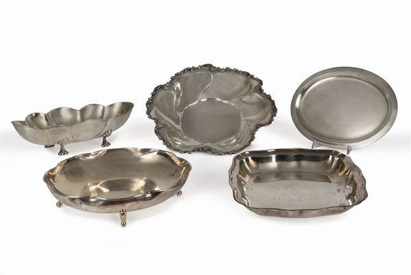 Cinque centrotavola  - Asta Argenti - Associazione Nazionale - Case d'Asta italiane