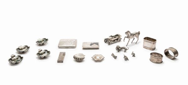 Diciotto oggetti  - Asta Argenti - Associazione Nazionale - Case d'Asta italiane