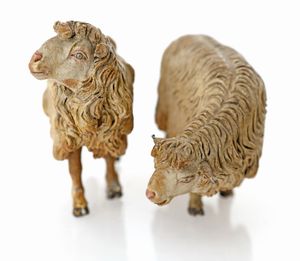 Montone e pecora belante in terracotta policroma  - Asta Dalla Collezione Antonio Latini e altre provenienze Antichi Pastori da Presepe, Accessori e libri sul tema - Associazione Nazionale - Case d'Asta italiane