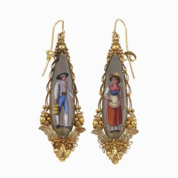 Orecchini in stile con miniature in smalti policromi <BR>  - Asta Fine Jewels - Associazione Nazionale - Case d'Asta italiane