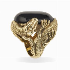 Anello dragoni con gemma sintetica taglio cabochon  - Asta Fine Jewels - Associazione Nazionale - Case d'Asta italiane