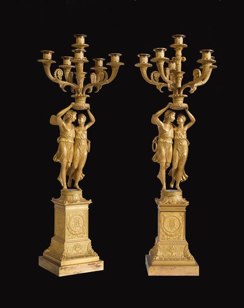 Importante coppia di candelabri a sei luci in bronzo dorato, Francia o Milano, 1815  - Asta Antiquariato, Dipinti antichi e del XIX secolo - Associazione Nazionale - Case d'Asta italiane