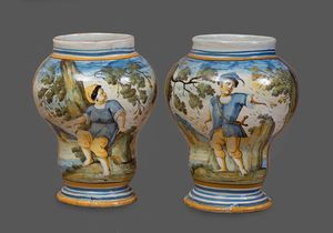 Lorenzo Salandra, Napoli metà del XVIII secolo - Coppia di vasi potiche policromi con personaggi