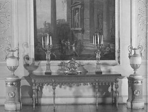 Importante coppia di candelabri a sei luci in bronzo dorato, Francia o Milano, 1815  - Asta Antiquariato, Dipinti antichi e del XIX secolo - Associazione Nazionale - Case d'Asta italiane