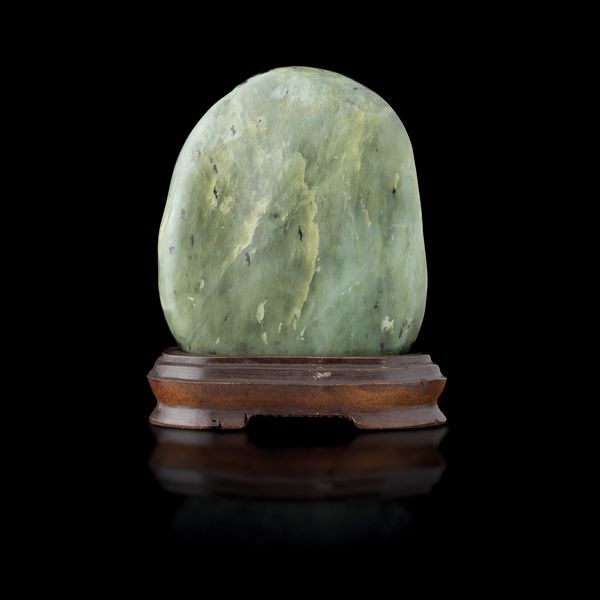 Montagnola in giada verde spinacio, Cina, Dinastia Qing, XVIII secolo  - Asta Fine Chinese Works of Art - Associazione Nazionale - Case d'Asta italiane