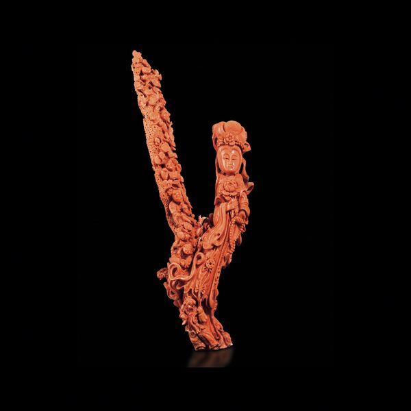 Grande corallo raffigurante figurina di Guanyin con bambini e soggetto naturalistico, Cina, inizi XX secolo  - Asta Fine Chinese Works of Art - Associazione Nazionale - Case d'Asta italiane