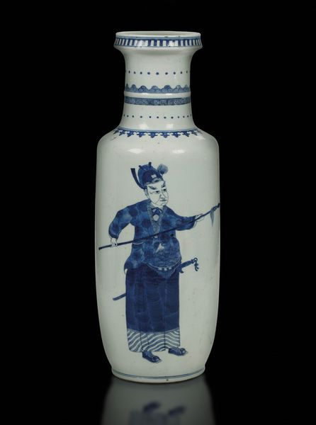 Vaso in porcellana bianca e blu raffigurante dignitario, Cina, Dinastia Qing, epoca Kangxi (1662-1722)<BR>  - Asta Fine Chinese Works of Art - Associazione Nazionale - Case d'Asta italiane