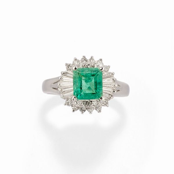 Anello con smeraldi  - Asta Gioielli - Associazione Nazionale - Case d'Asta italiane