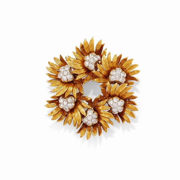 Spilla a ghirlanda  - Asta Gioielli - Associazione Nazionale - Case d'Asta italiane