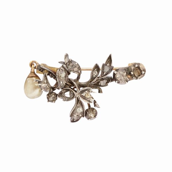 Due spille con diamanti  - Asta Gioielli - Associazione Nazionale - Case d'Asta italiane