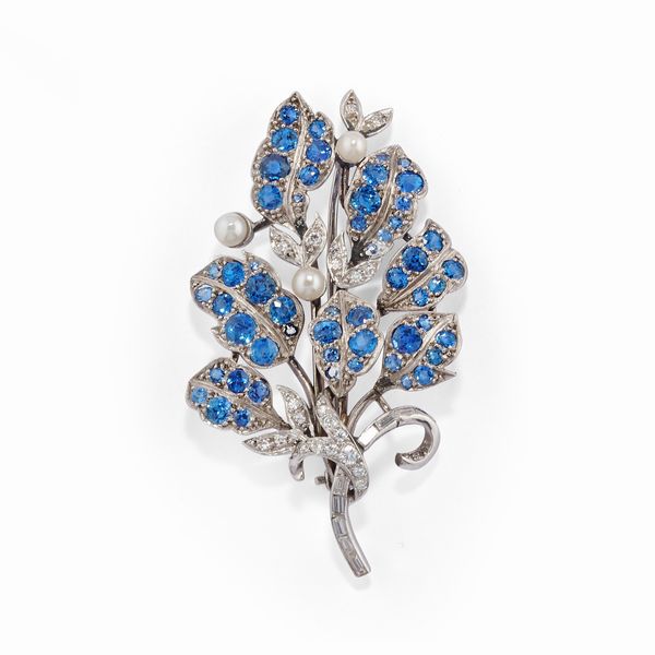 Spilla con zaffiri  - Asta Gioielli - Associazione Nazionale - Case d'Asta italiane