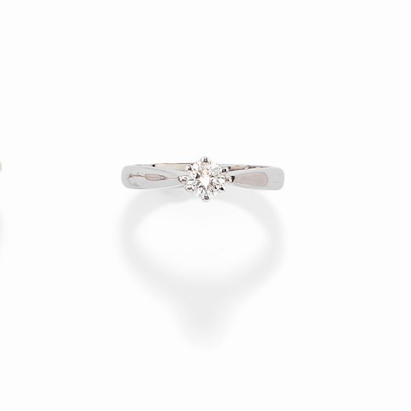 Anello con diamante  - Asta Gioielli - Associazione Nazionale - Case d'Asta italiane